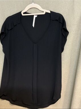 Bellatrix Black V-Neck Cap Sleeve Top